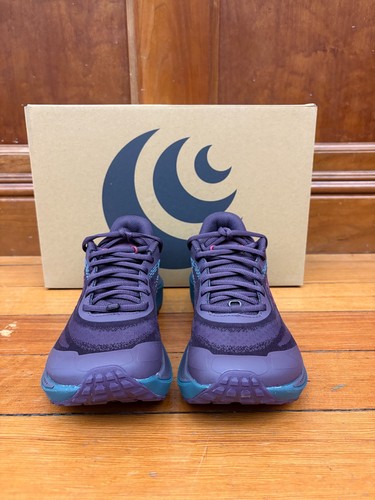 New topo athletic - new,